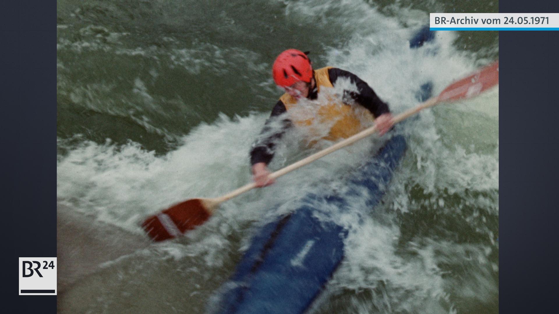 Wildwasserkanute im Augsburger Eiskanal
