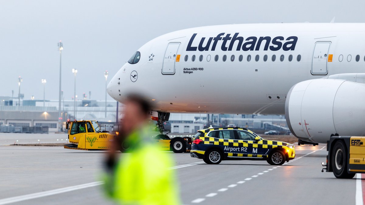 Lufthansa-Maschine muss bei hohem Tempo Start abbrechen