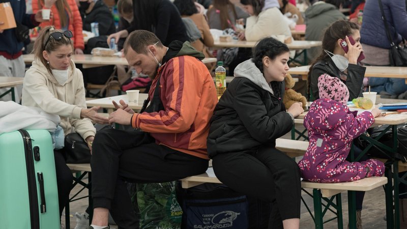 Ukrainische Flüchtlinge 2022 in Berlin (Archiv) | Bild: pa/dpa/Caro | Trappe Ukrainische Flüchtlinge 2022 in Berlin (Archiv)