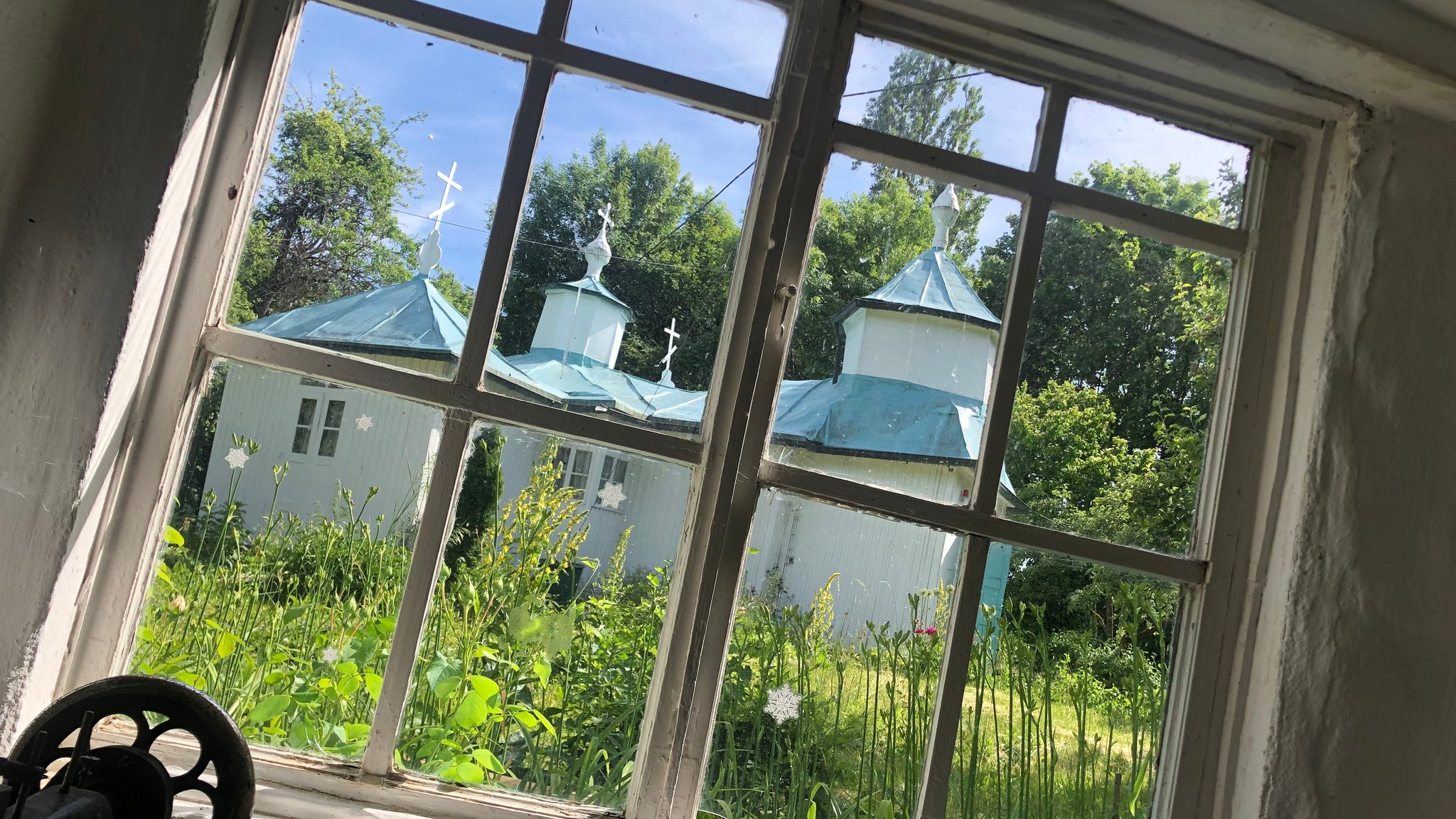 Versteckt mitten im Olympia-Park: Die Ost-West-Friedenskirche von Väterchen Timofei