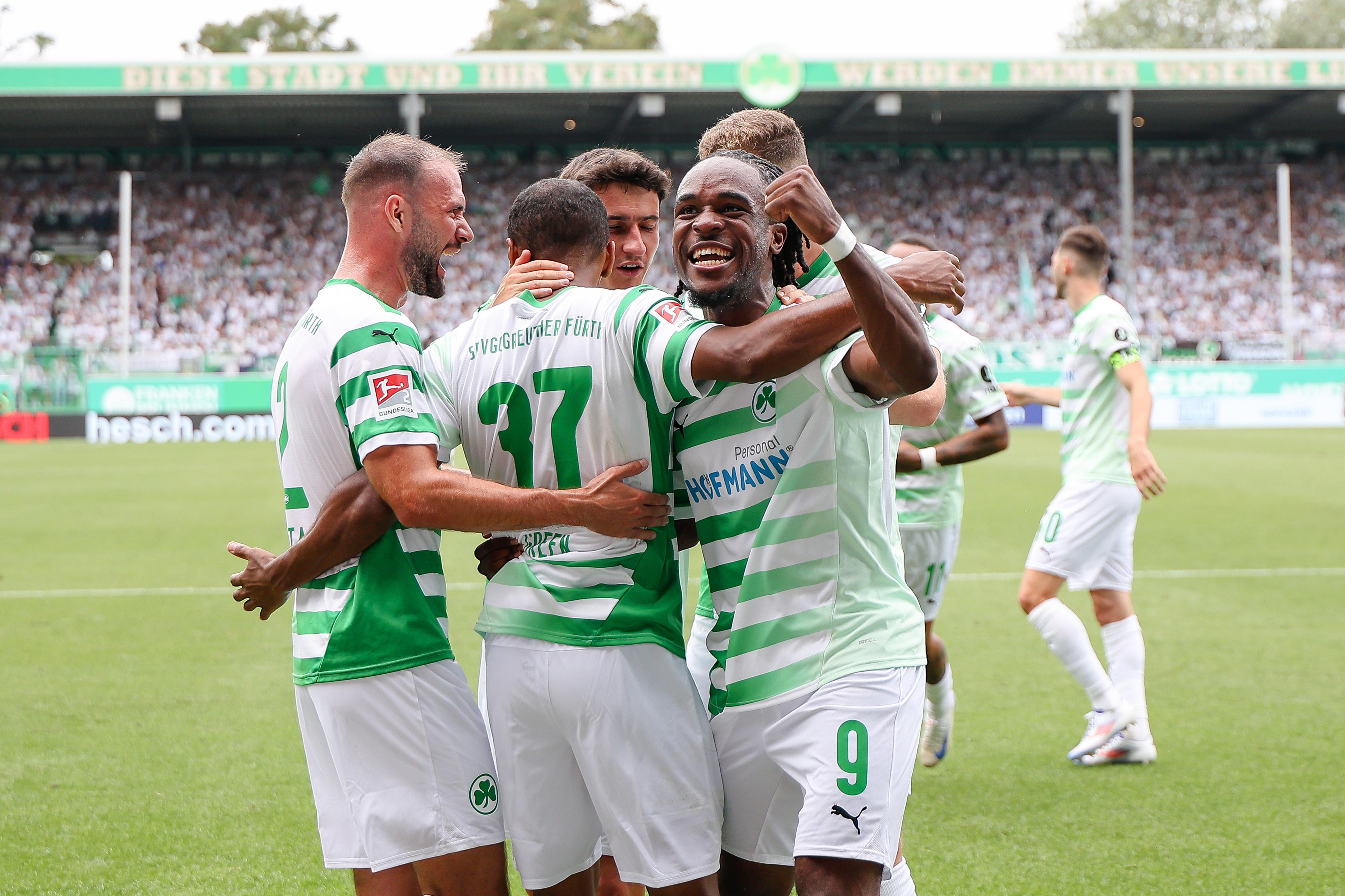 Fürther Jubel im Spiel gegen Münster