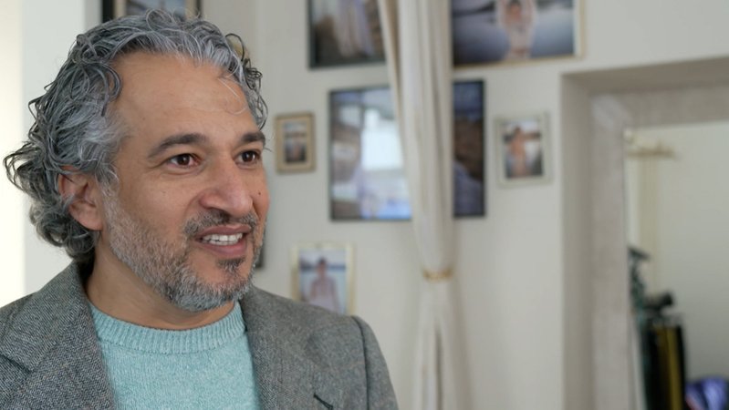 Mohamad Alhamod kam vor zwölf Jahren aus Syrien nach Deutschland. | Bild: BR Mohamad Alhamod kam vor zwölf Jahren aus Syrien nach Deutschland.