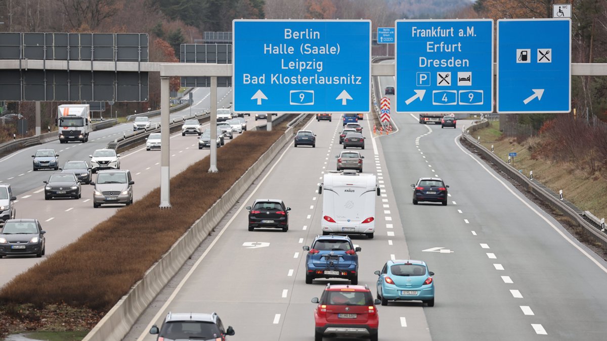 Fahrzeuge auf einer deutschen Autobahn 