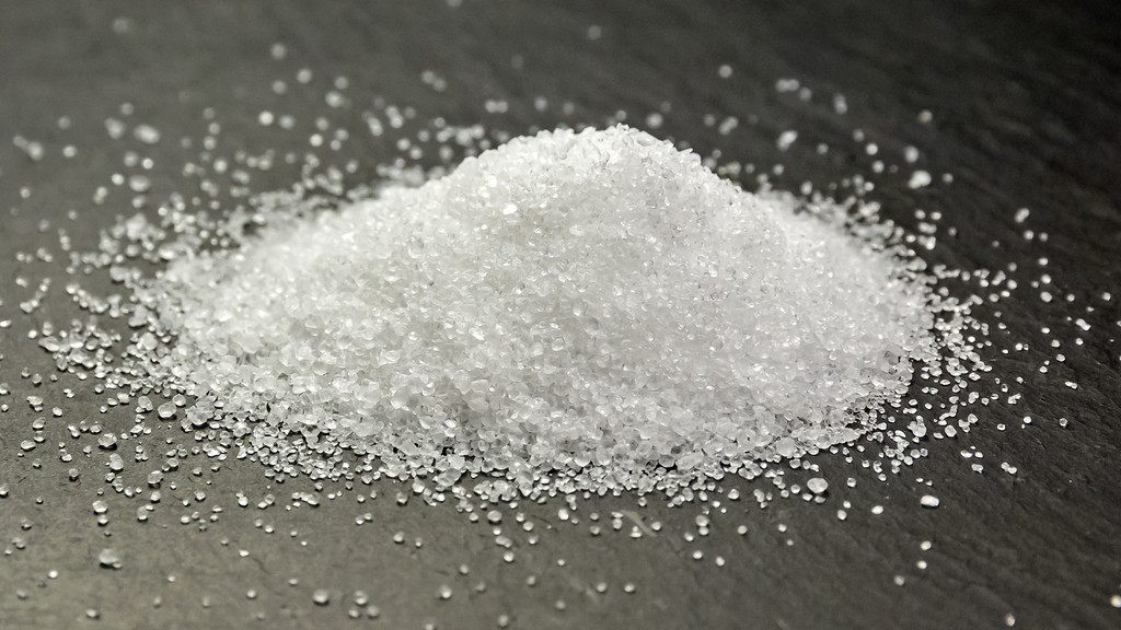 Eine neue Studie zeigt einen möglichen Zusammenhang des Zuckerersatzstoffes Erythrit mit einem erhöhten Risiko für Schlaganfall und Herzinfarkt