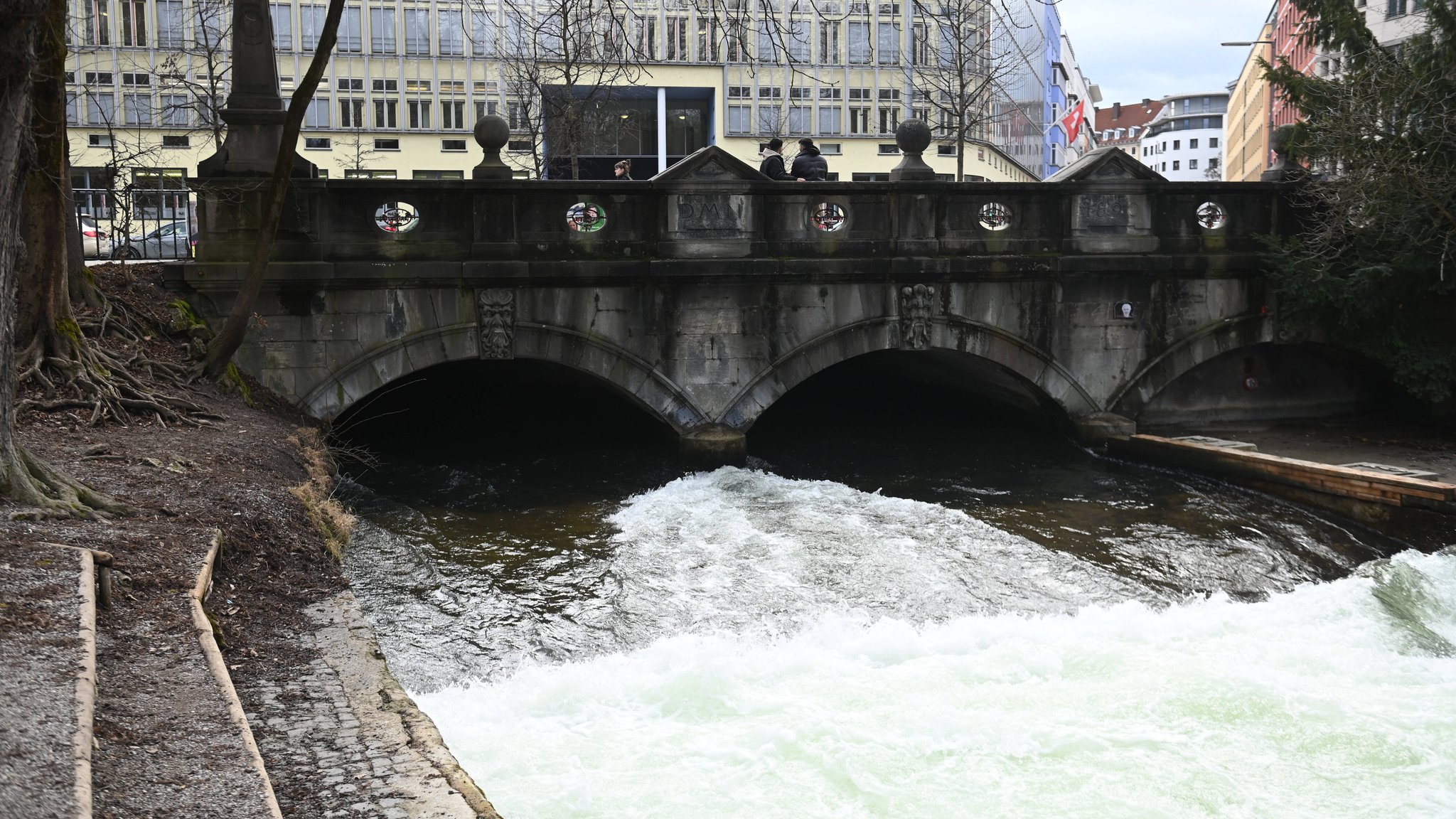 Eisbachwelle: Stadt München erstaunt über Kritik von Surfern