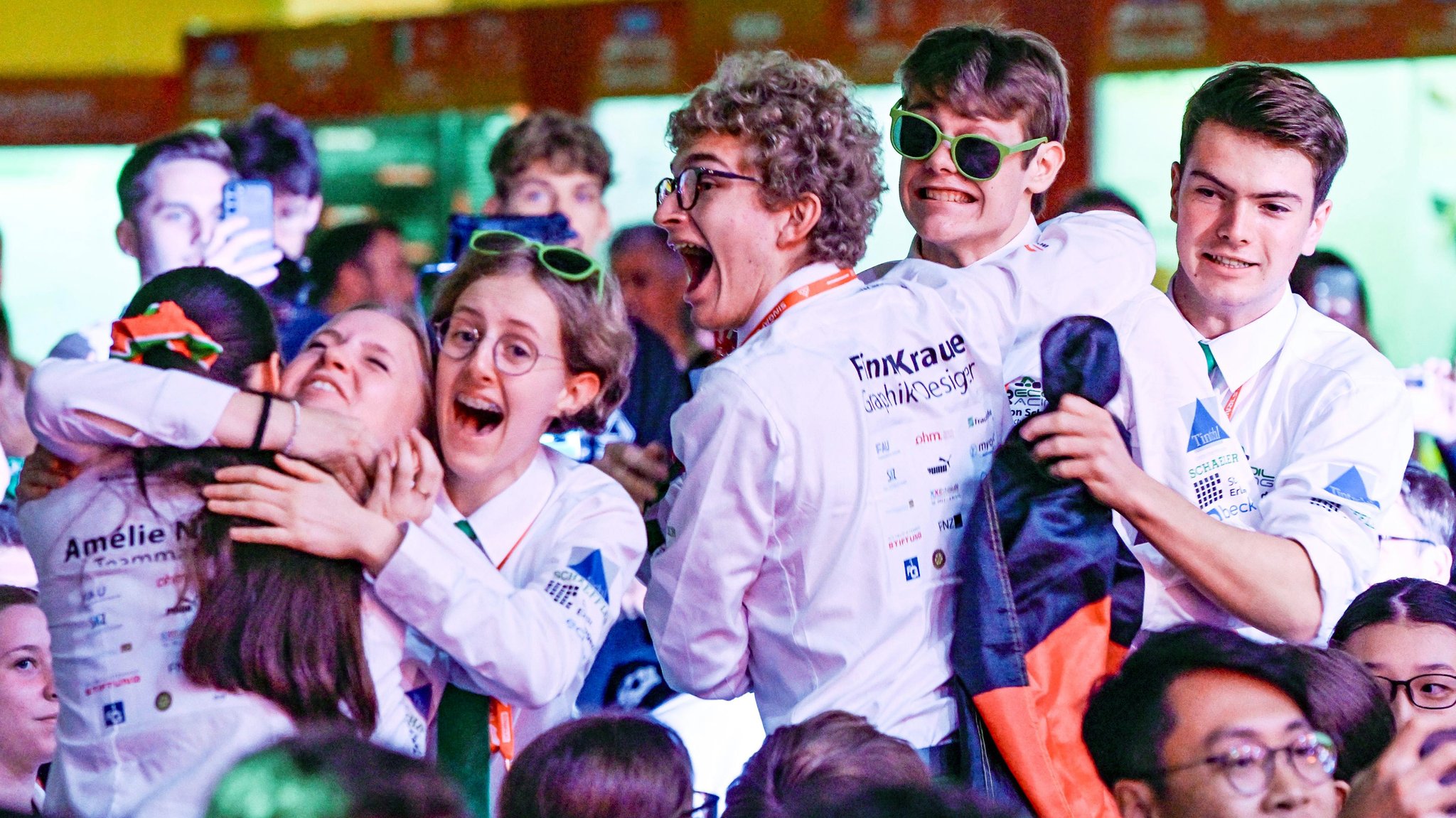 Erlanger Schüler gewinnen WM der kleinen Rennautos