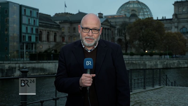 BR-Korrespondent Tim Aßmann im Gespräch. | Bild: Bayerischer Rundfunk 2024 BR-Korrespondent Tim Aßmann im Gespräch.