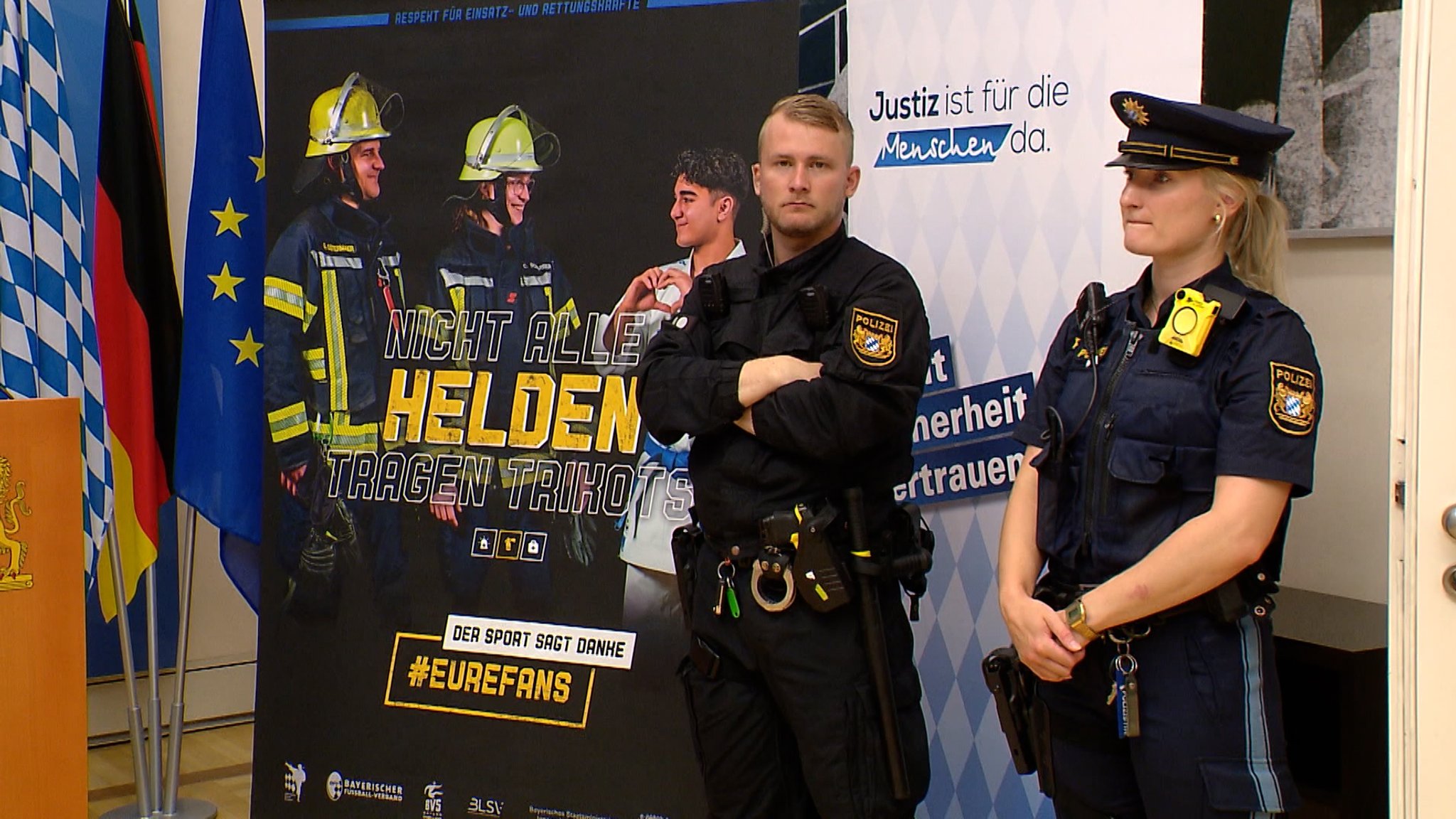 Immer wieder werden Polizisten im Dienst angegriffen und verletzt. Die Zahl hat in Bayern einen neuen Höchststand erreicht.