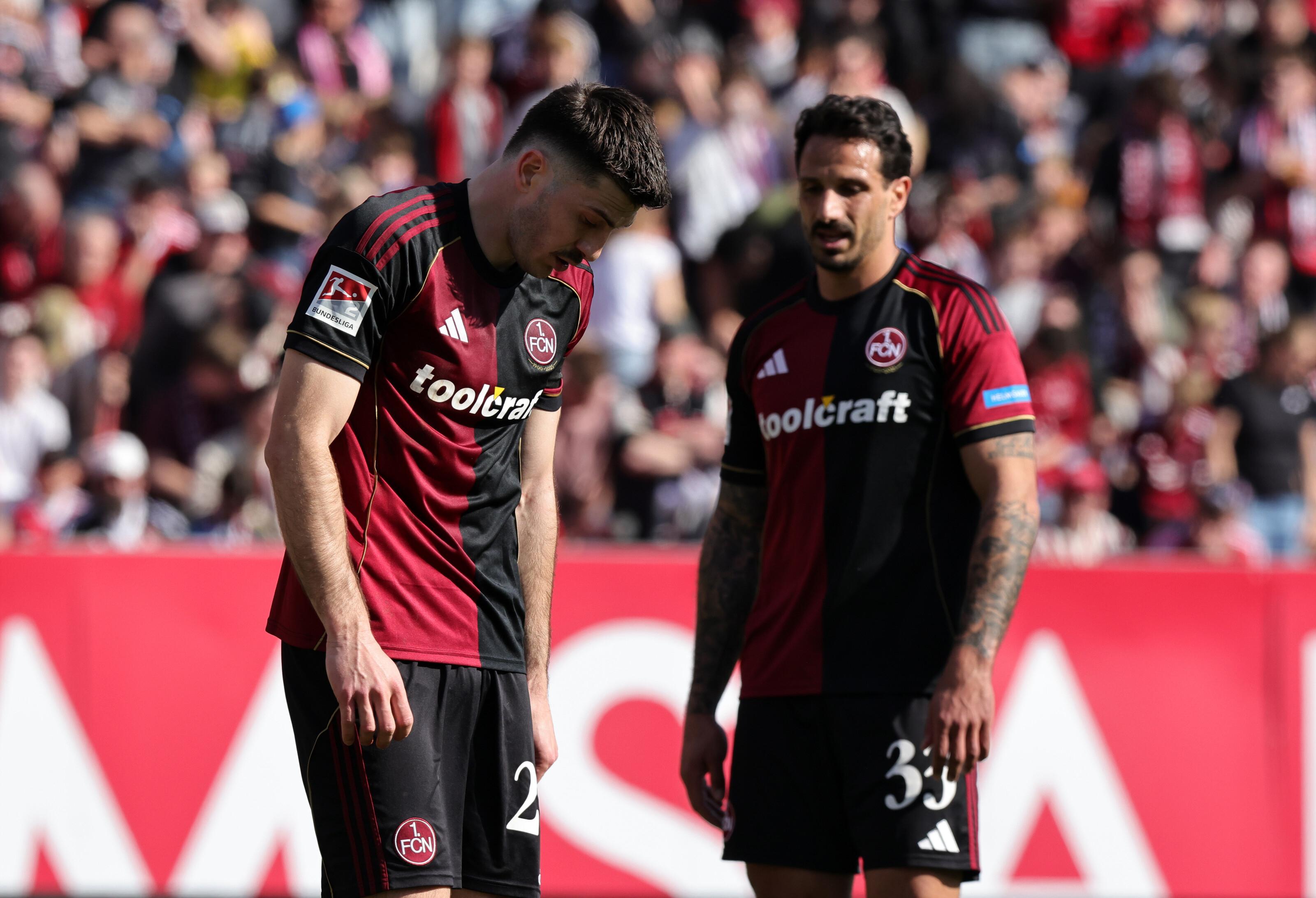 Lange Gesichter bei Luka Lochoshvili und Adriano Grimaldi (hinten).