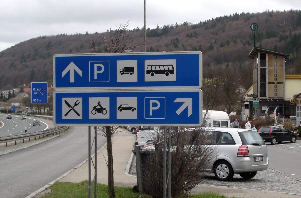 Parkplatznot für Lkw auf Autobahnen: Wo übernachten?