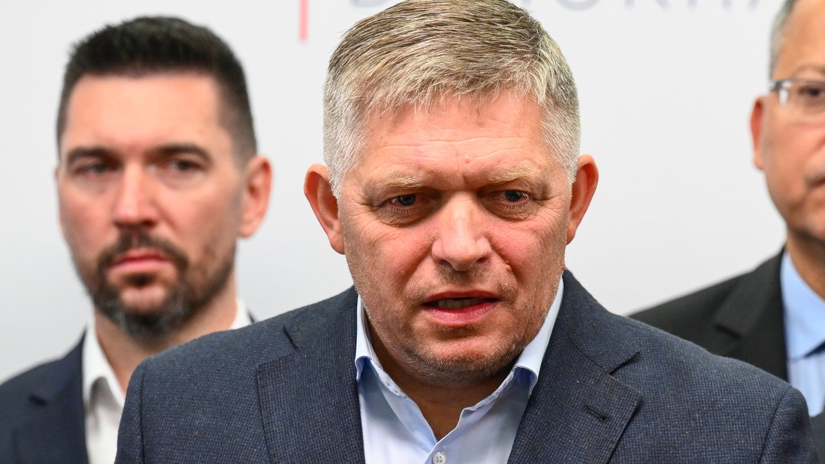In der Slowakei bleibt Wahlsieger und Ex-Regierungschef Fico bei seiner Haltung zum Ukraine-Krieg. 