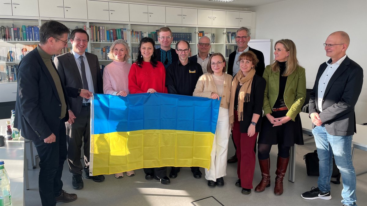Eine Delegation aus der Ukraine beim Besuch der Trauma-Ambulanz der Universität Würzburg 