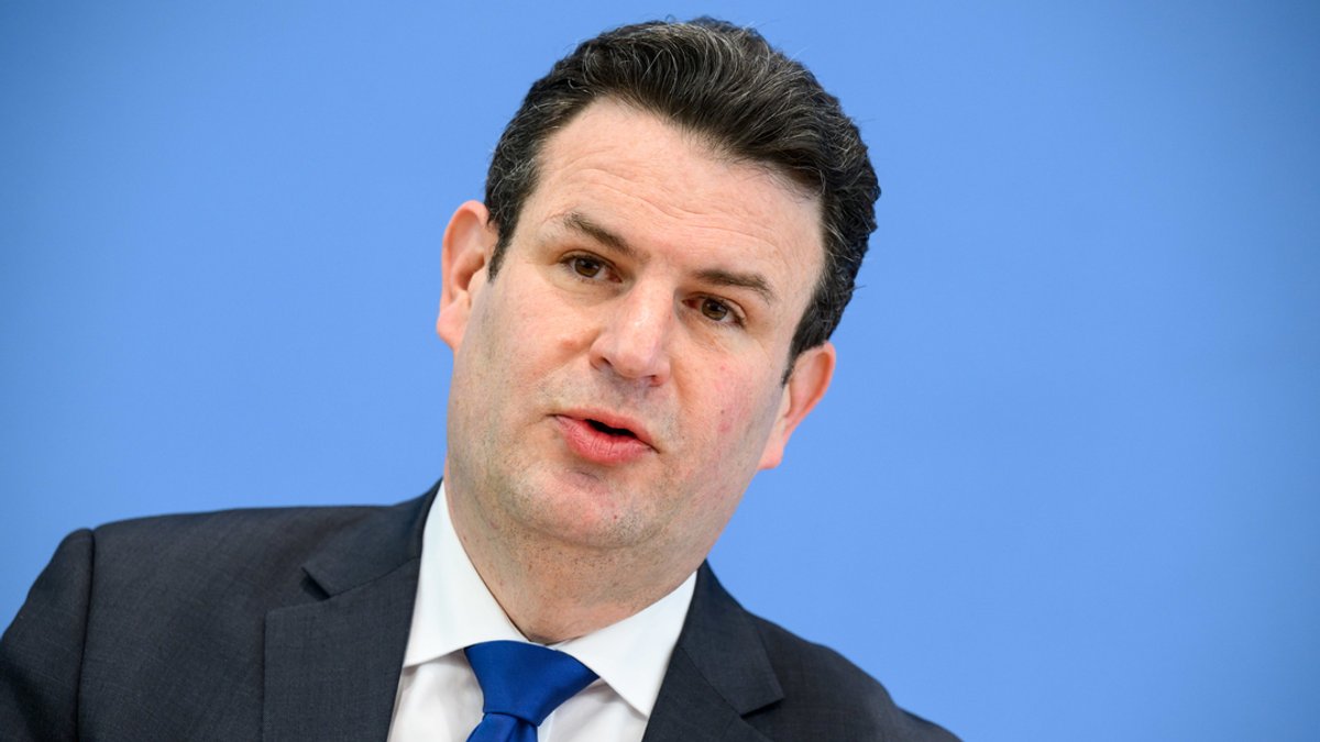 Arbeitsminister Heil: Mindestlohn wird 2024 "deutlich" ansteigen