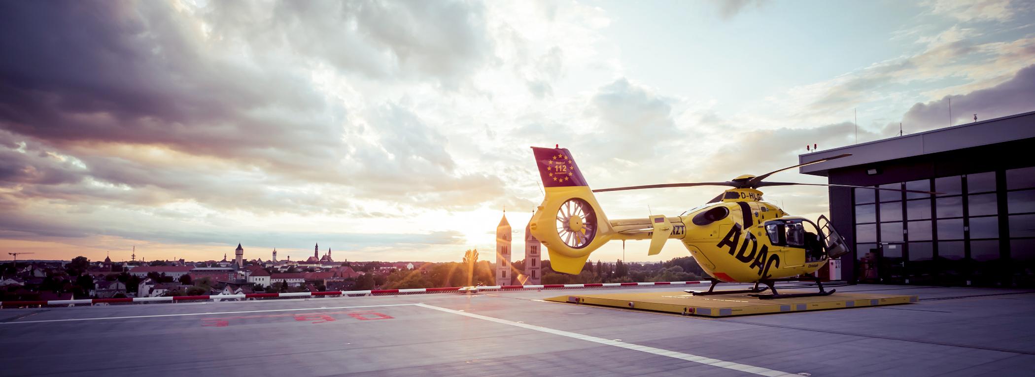 Rettungshubschrauber „Christoph 15“ auf der Luftrettungsstation am Klinikum St. Elisabeth Straubing