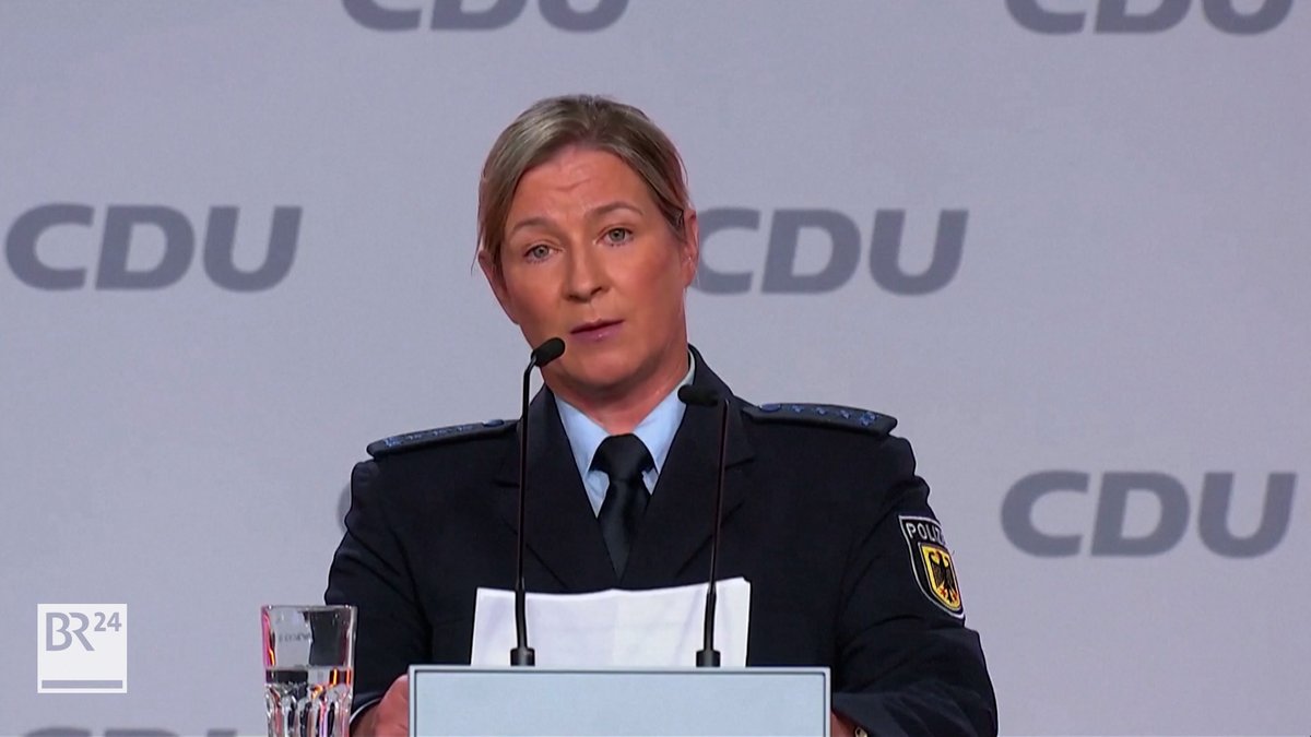 CDU: Pechsteins Auftritt in Uniform - Polizei prüft Vorfall