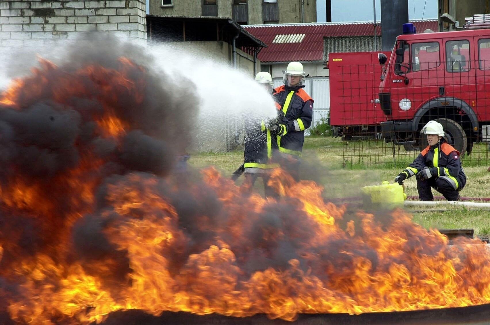 Bundesinnenminister Alexander Dobrindt schlägt vor, dass Schulen verstärkt Krisenvorsorge betreiben sollten.