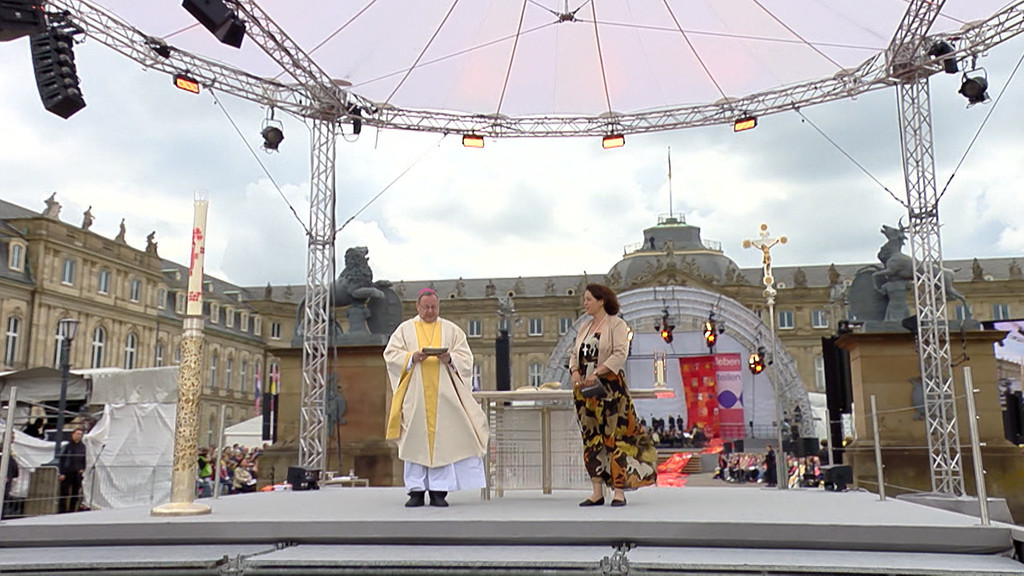 Der Abschlussgottesdienst mit Bischof Georg Bätzing und Katrin Brockmöller vom Bibelwerk
