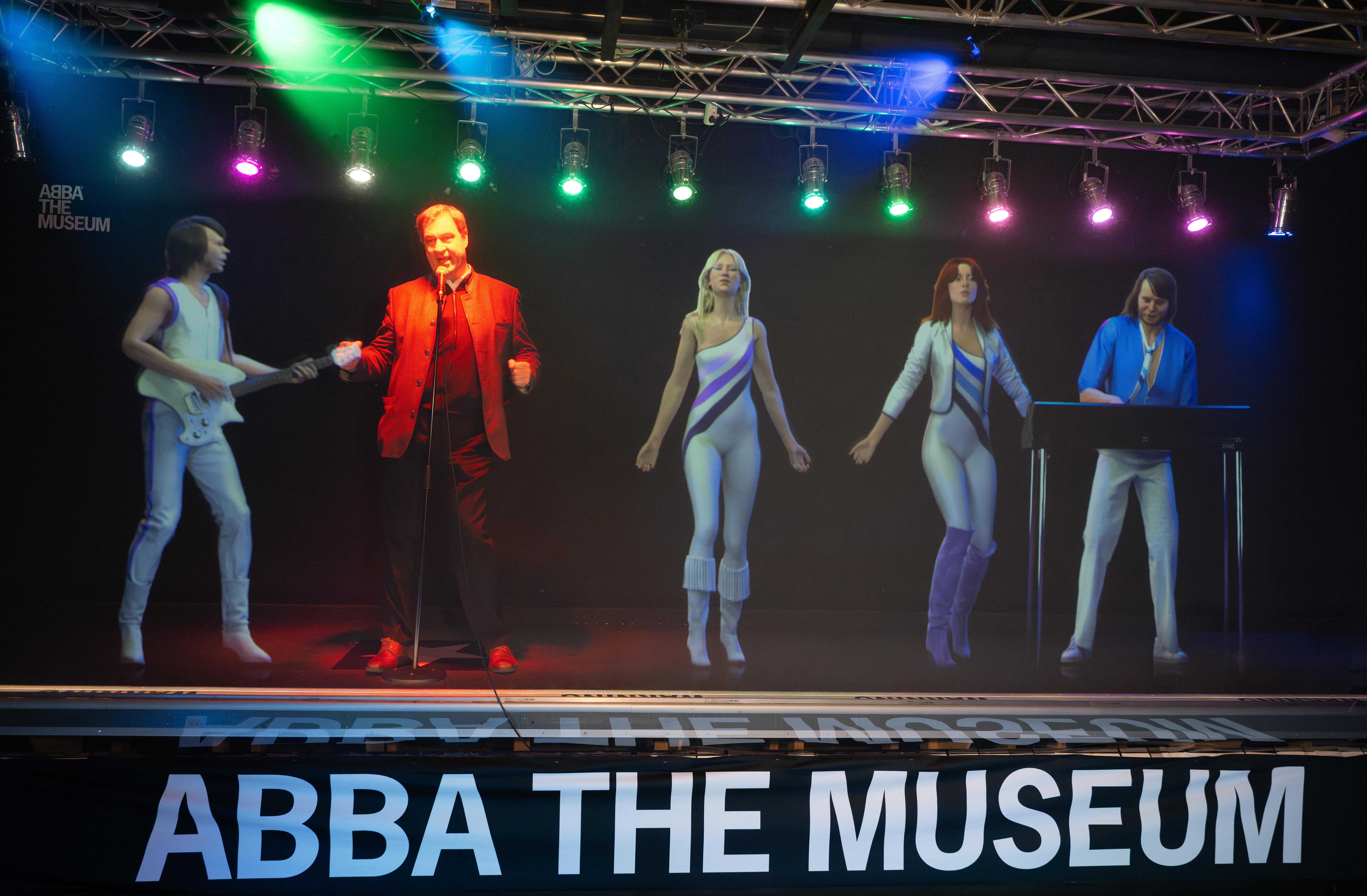 Markus Söder (CSU), Ministerpräsident von Bayern, besucht während seiner Reise nach Schweden das ABBA-Museum