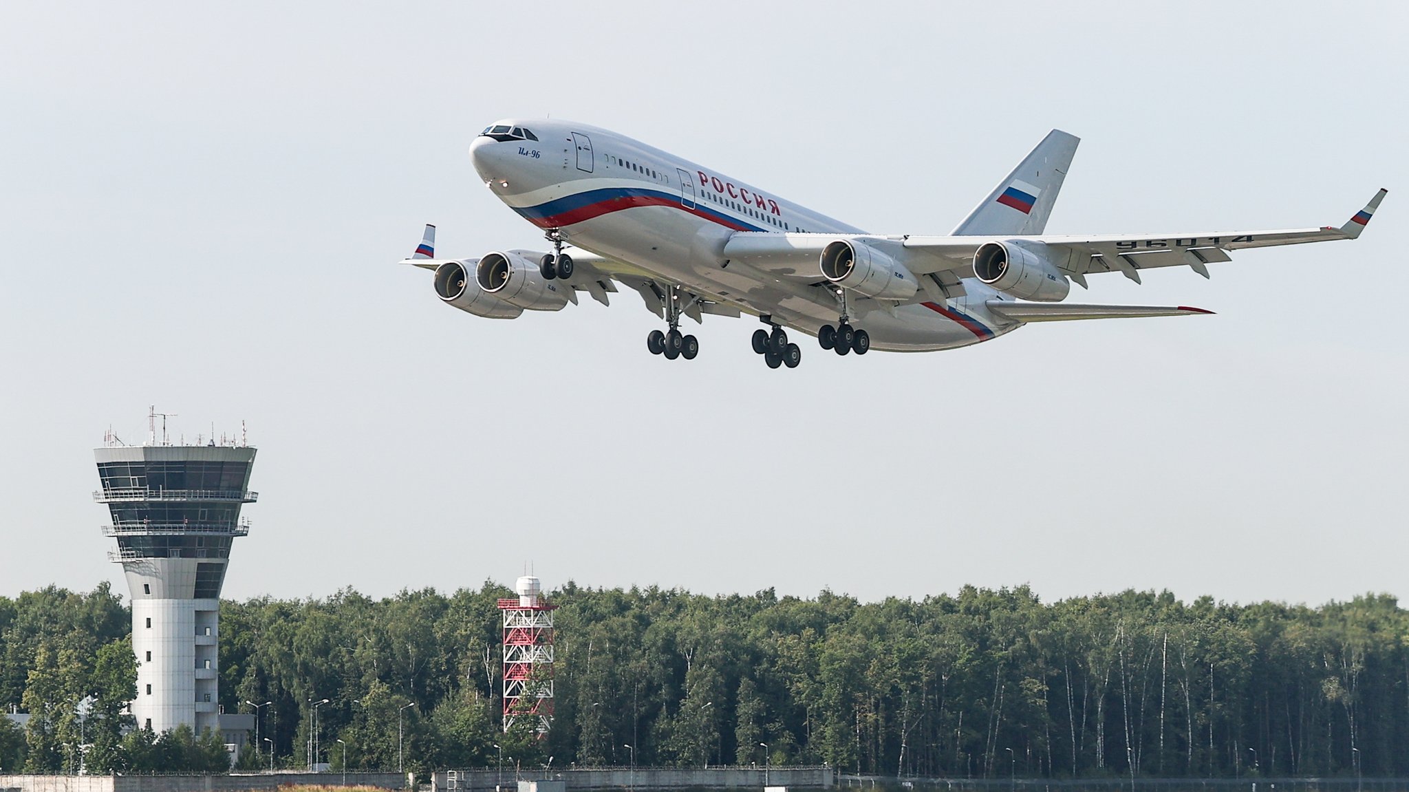 Russen stürzen sich auf Flugtickets ins Ausland