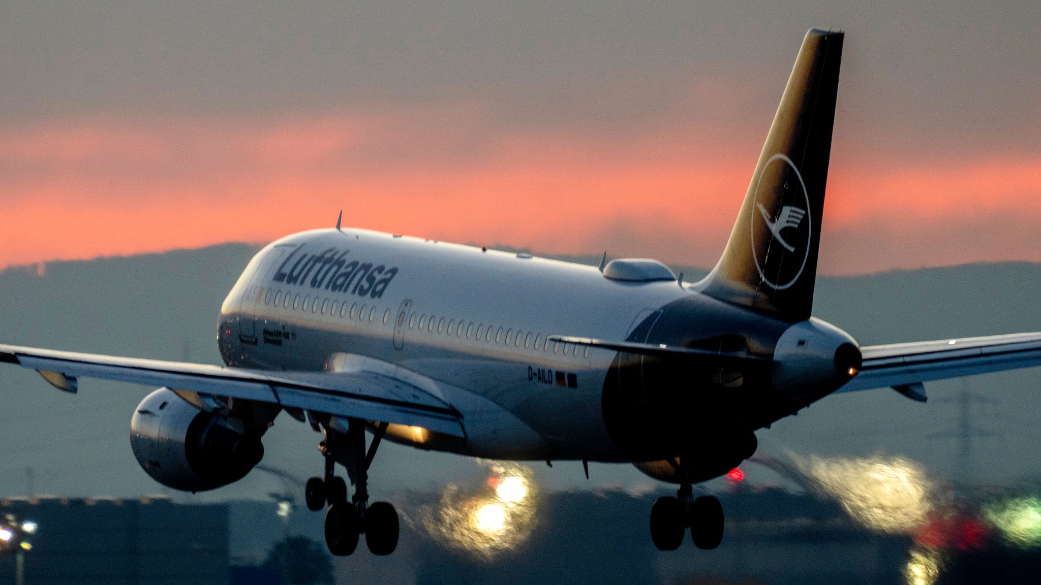 Maschine der Lufthansa im Landeanflug