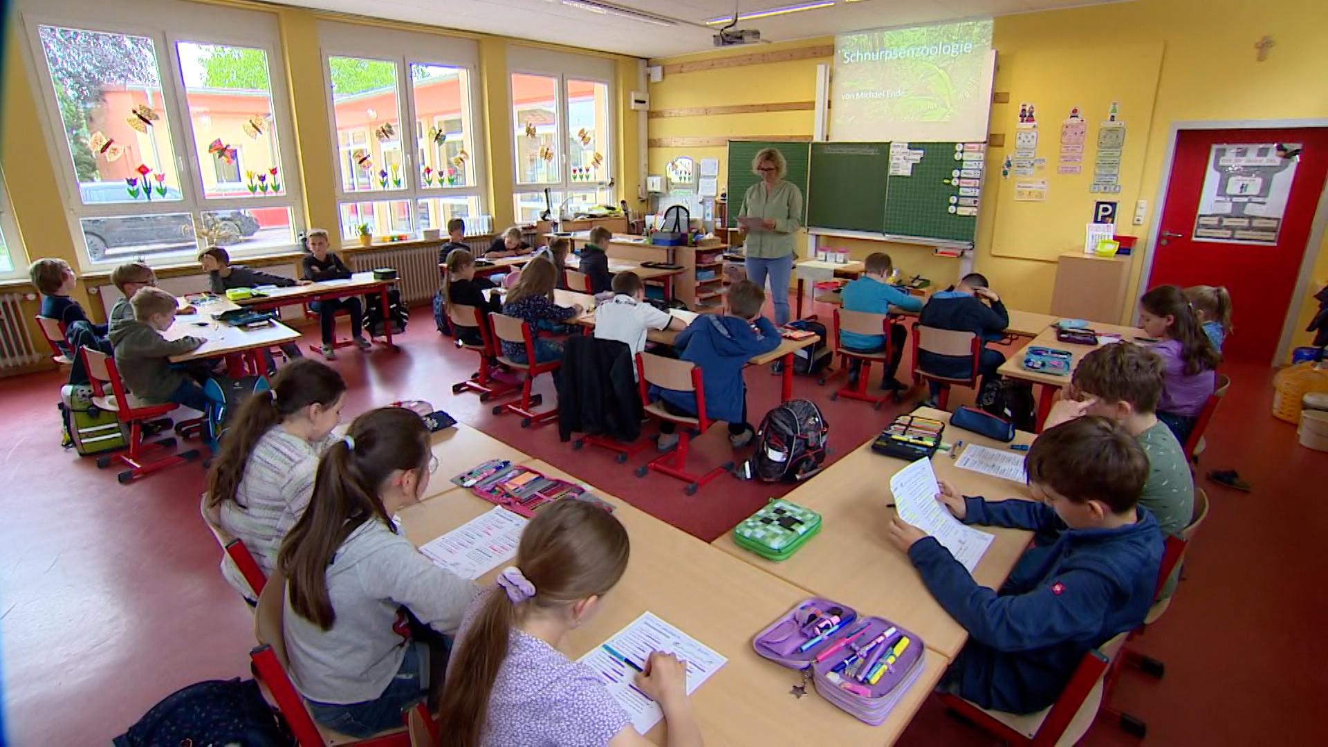 Ab dem Schuljahr 2026/27 gilt eine Ganztags-Garantie für Grundschulkinder, zunächst für Erstklässler. 