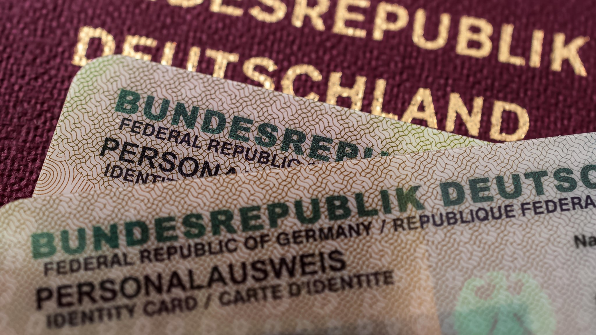 Personalausweise und Reisepass