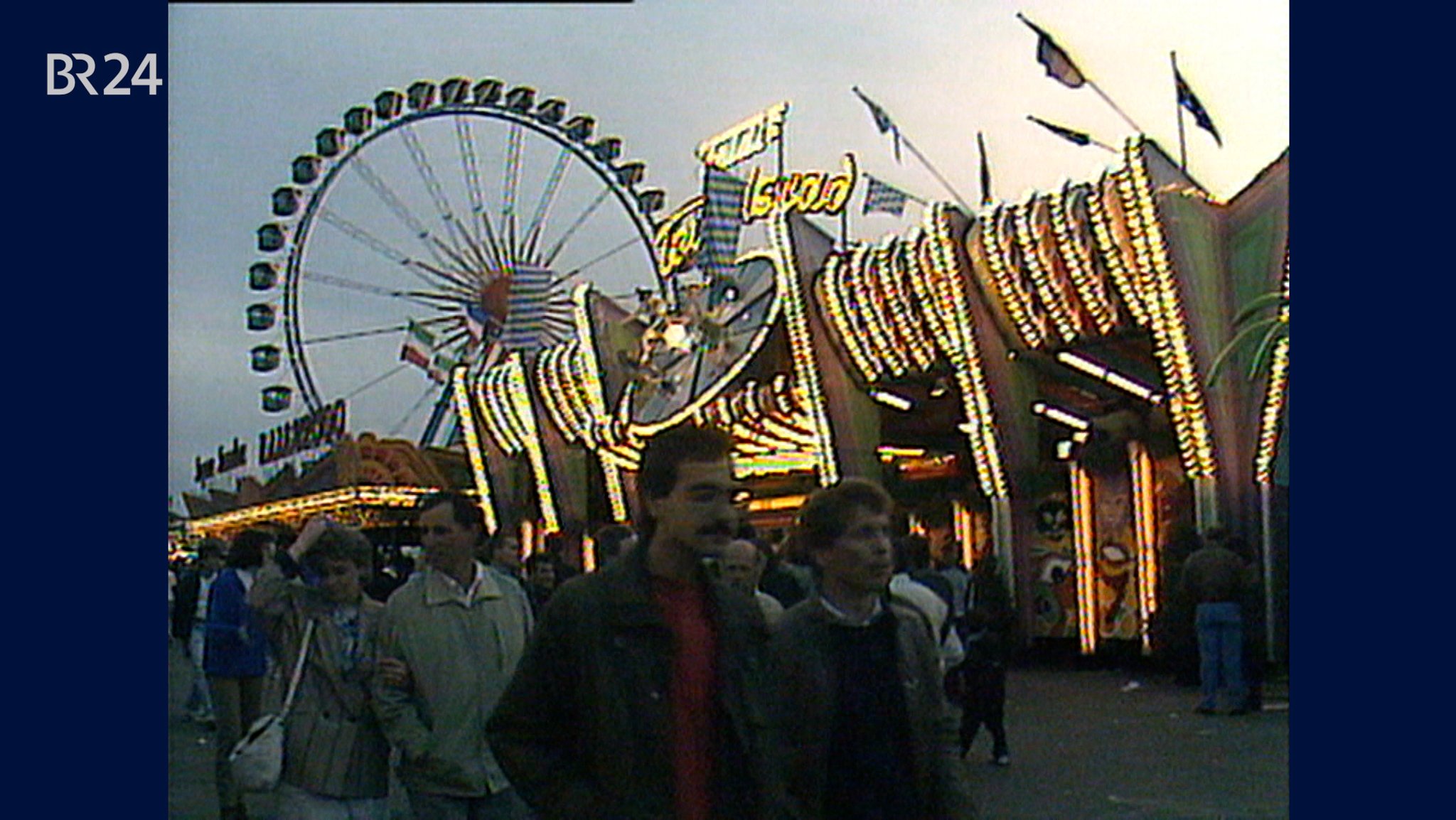 (Archivbild) Teufelsrad von außen auf dem Oktoberfest 