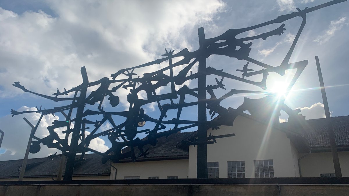90. Jahrestag der Errichtung des KZ Dachau: Streit um Gelder