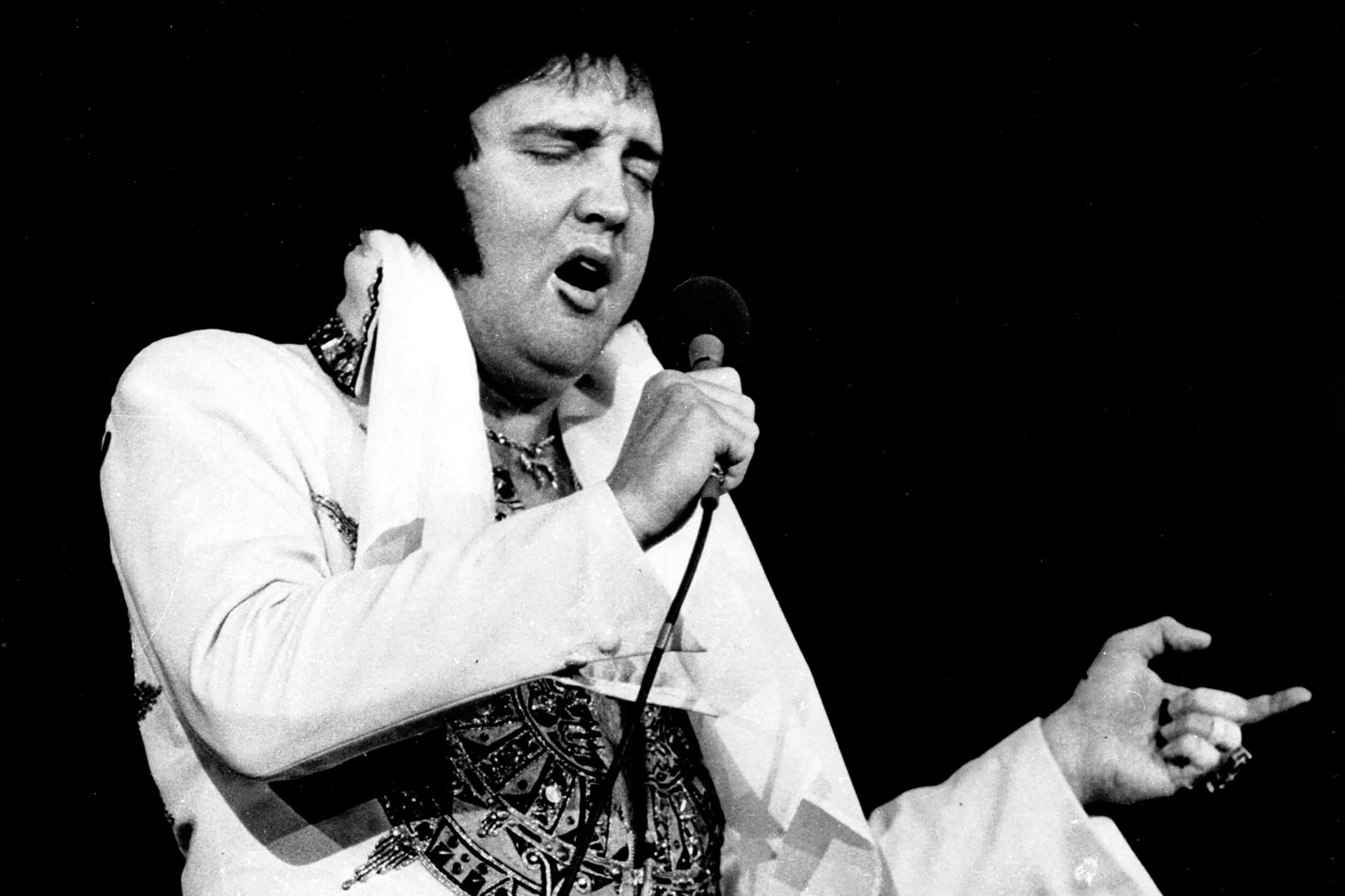 Elvis Presley im Jahr 1977 | Bild:picture alliance / ASSOCIATED PRESS | Uncredited