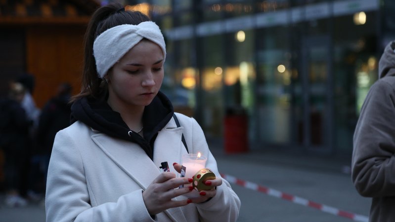 Trauer in Magdeburg nach dem Anschlag | Bild: picture alliance / Anadolu | Somaya Abdelrahman Trauer in Magdeburg nach dem Anschlag