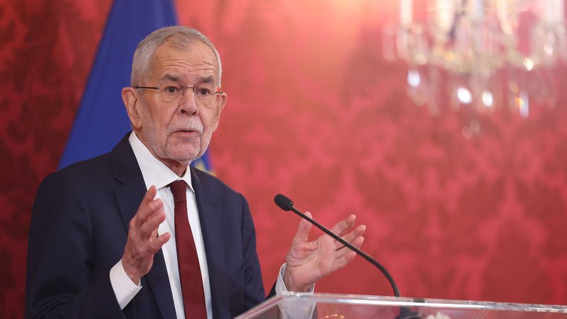 Bekommt die rechte FPÖ den Regierungsauftrag in Österreich? Bundespräsident Van der Bellen will am Montag mit Parteichef Kickl sprechen. | Bild: BR Bekommt die rechte FPÖ den Regierungsauftrag in Österreich? Bundespräsident Van der Bellen will am Montag mit Parteichef Kickl sprechen.