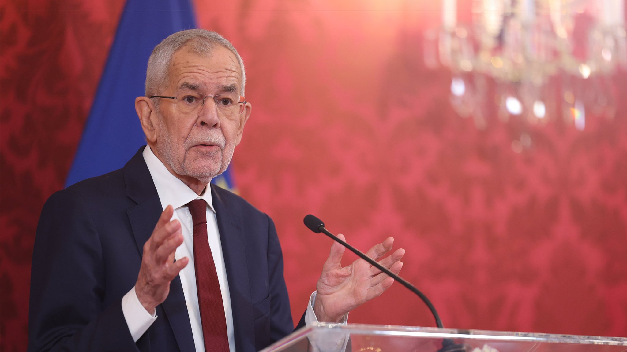 Bekommt die rechte FPÖ den Regierungsauftrag in Österreich? Bundespräsident Van der Bellen will am Montag mit Parteichef Kickl sprechen.