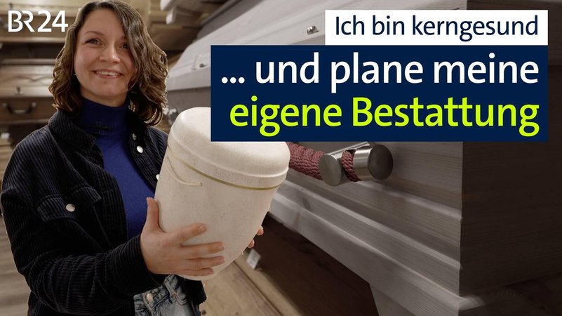 Nadine mit ihrer Urne | Bild: Bayerischer Rundfunk 2026 Nadine mit ihrer Urne