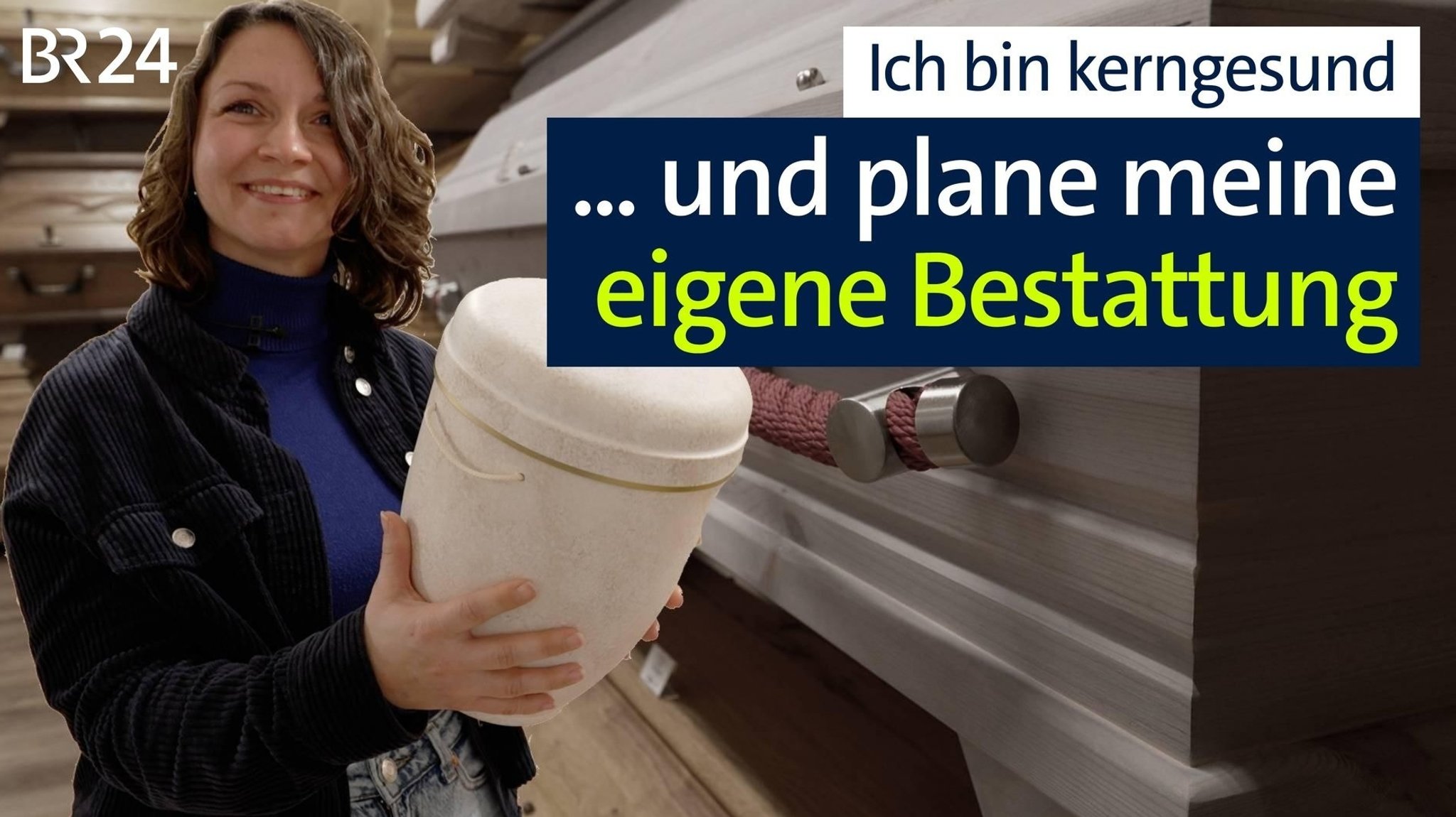 Nadine mit ihrer Urne | Bild: Bayerischer Rundfunk 2026 Nadine mit ihrer Urne