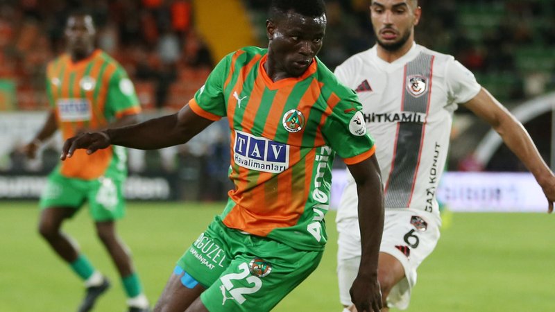 Uchenna Ogundu im Trikot von Alanyaspor | Bild: picture alliance / Anadolu | Mustafa Kurt Uchenna Ogundu im Trikot von Alanyaspor
