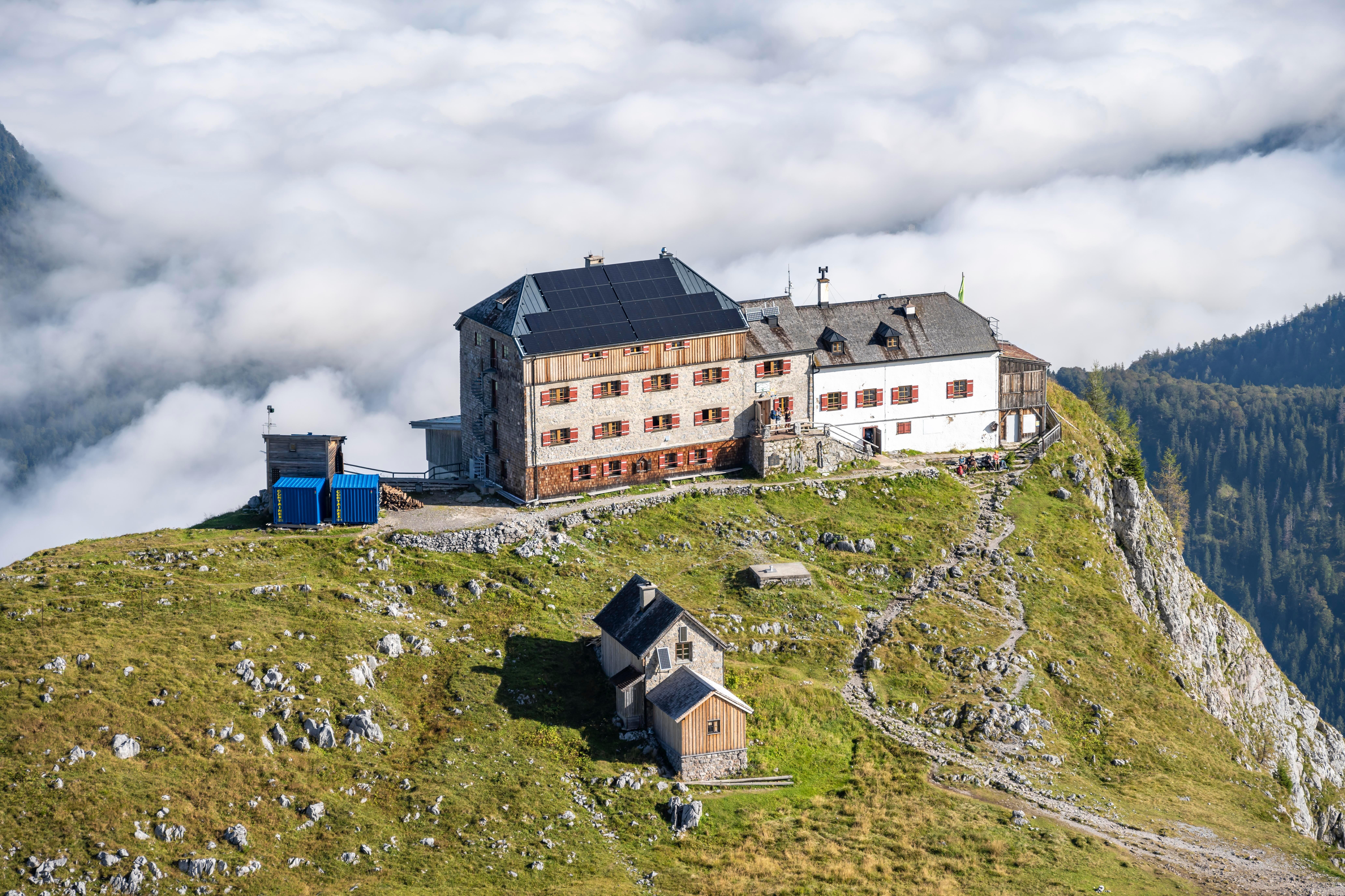 Archivbild von 2020: Das Watzmannhaus in den Berchtesgadener Alpen | Bild:picture alliance / imageBROKER | Mara Brandl