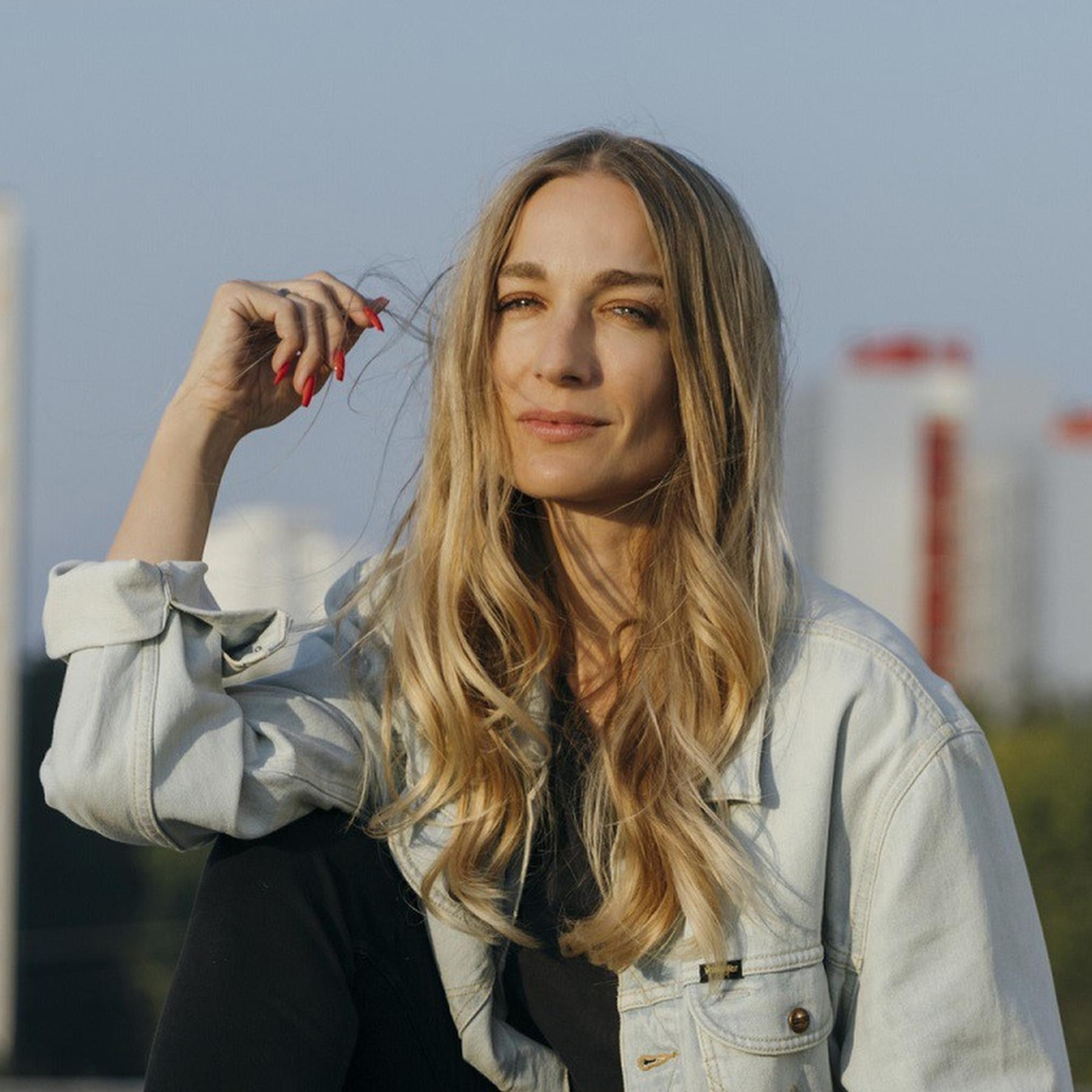 Sara Gmuer, Autorin: Schreibt über Mütter im Plattenbau Sara Gmuer, Autorin: Schreibt über Mütter im Plattenbau