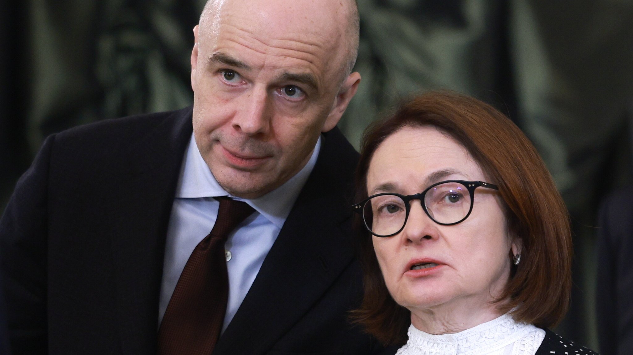 Russlands Banken immer unwilliger: Geht Putin das Geld aus?