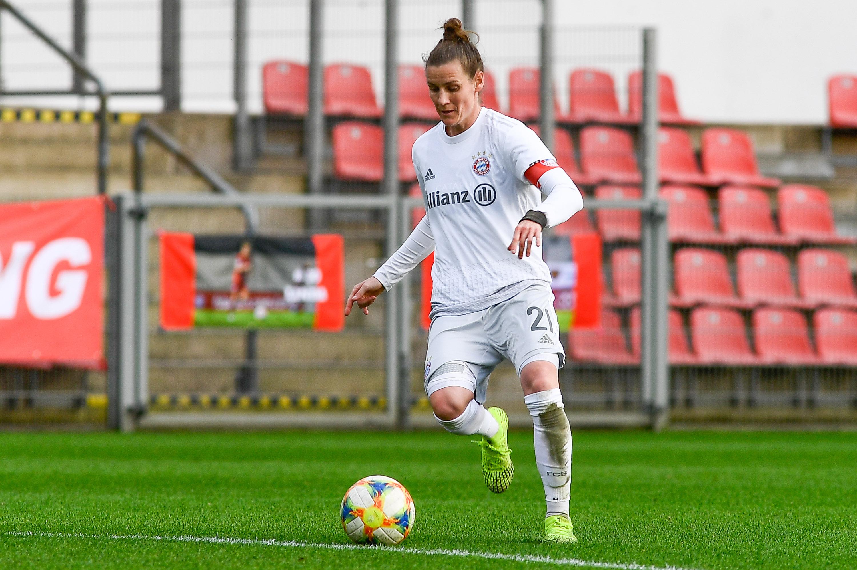 FC-Bayern-Frauen siegen bei Ajax Amsterdam | BR24