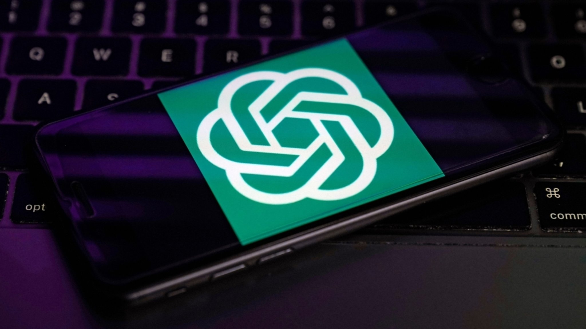 KI von OpenAI eigenmächtig: ChatGPT-Nutzer-Bilder hochgeladen
