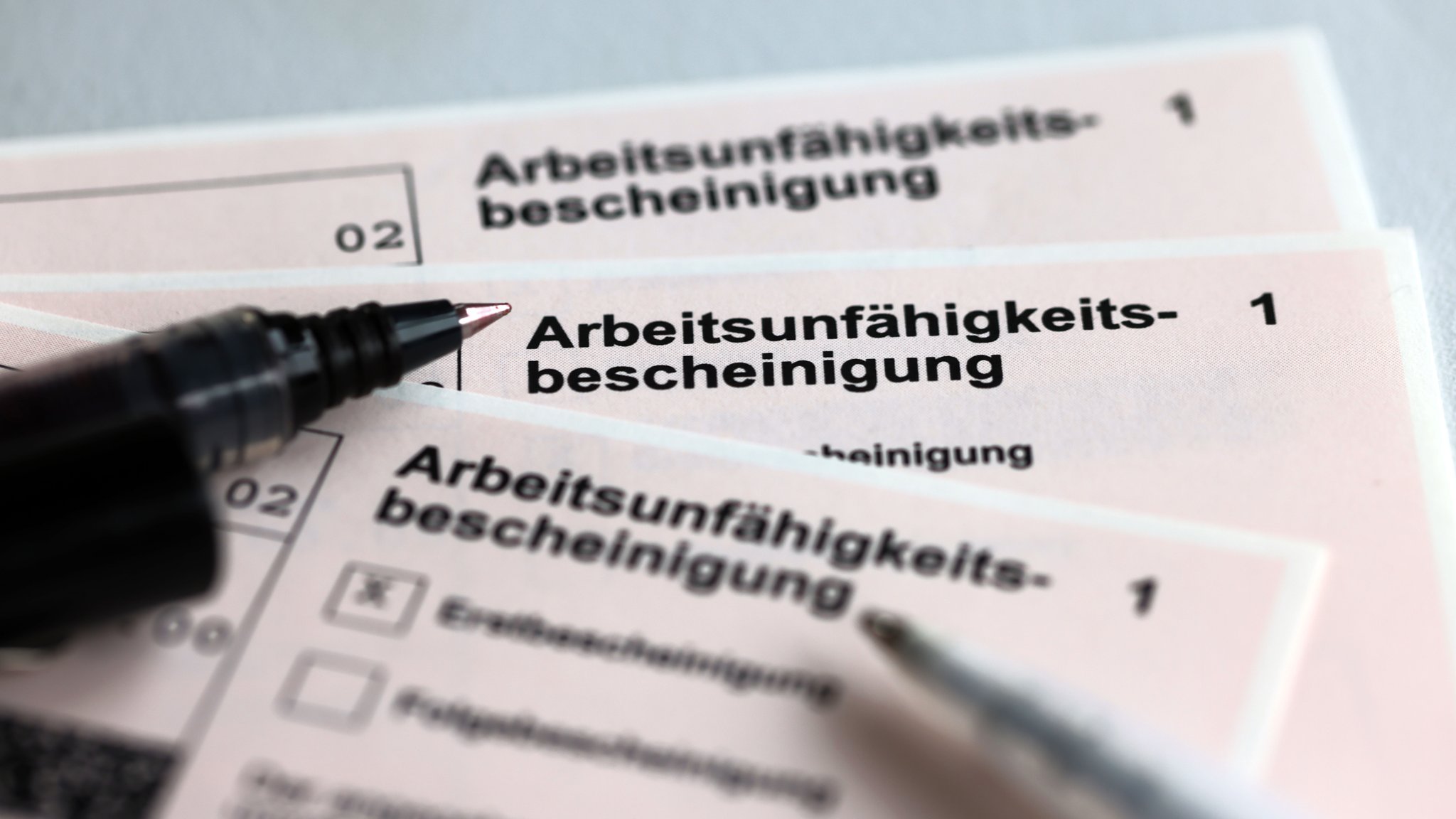 Krankenkasse: Südbayern seltener krankgeschrieben als Nordbayern