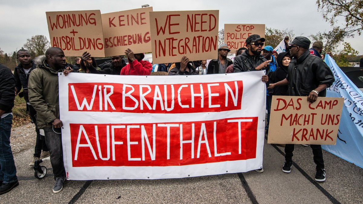 Migranten fordern in Fürstenfeldbruck eine Bleibeperspektive