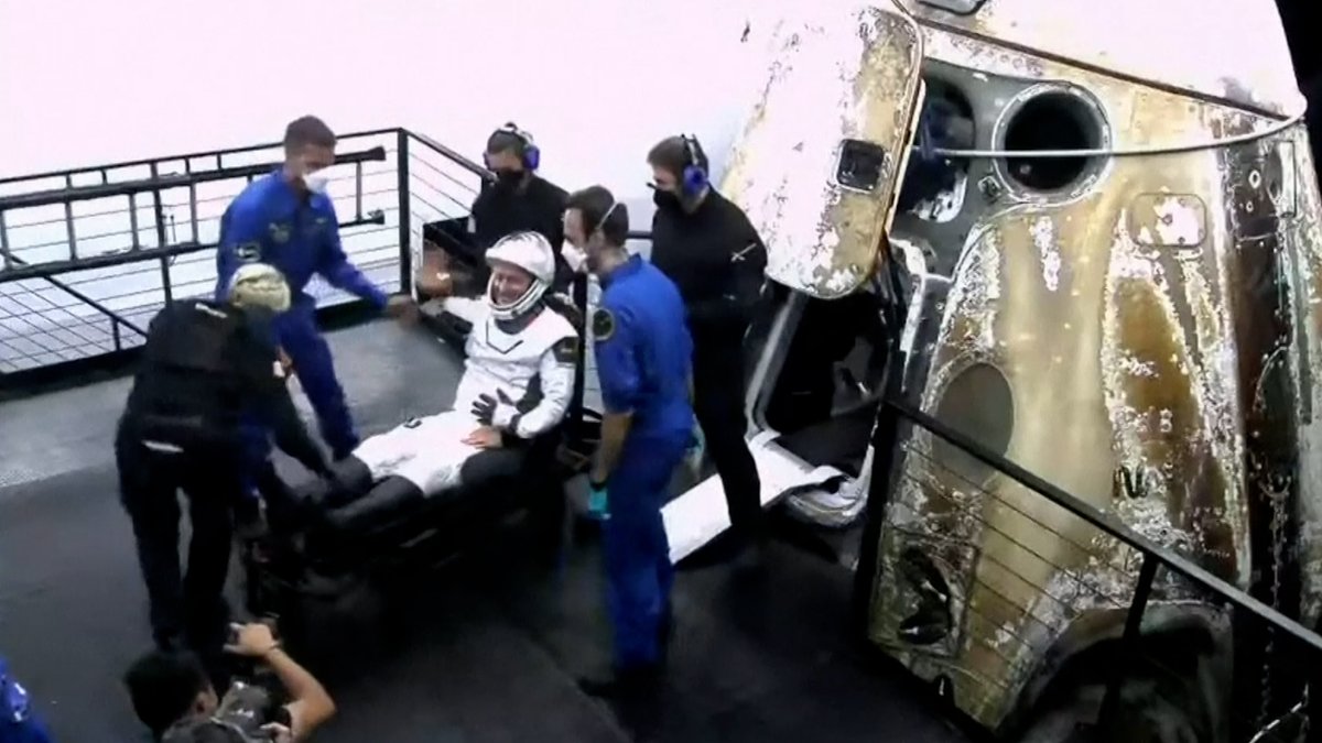 Astronaut Matthias Maurer auf der Erde gelandet