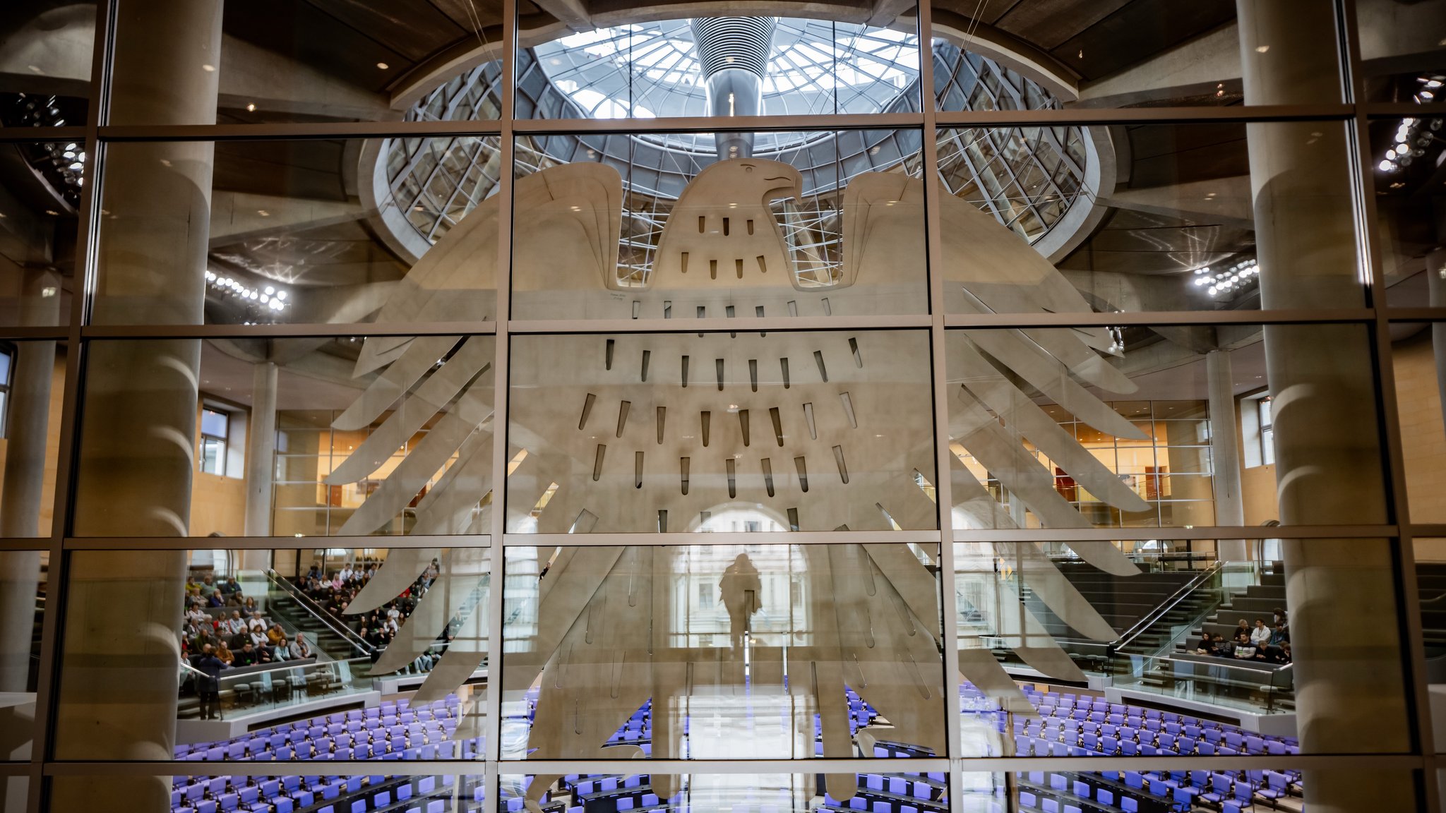 Blick in den Plenarsaal im Deutschen Bundestag. 