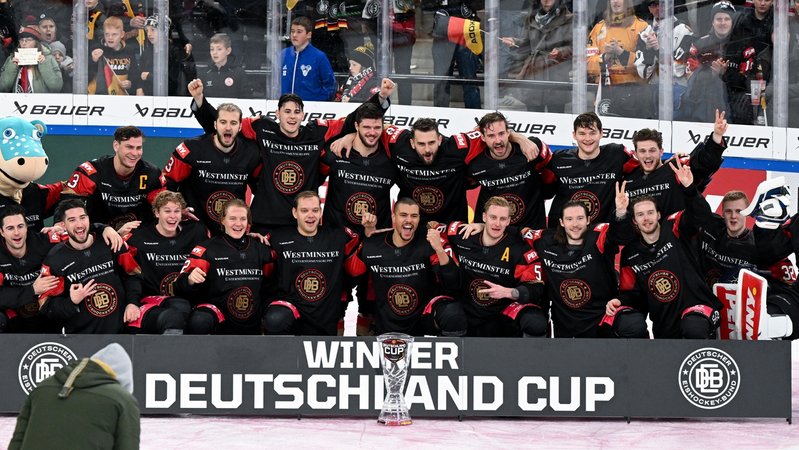Die deutsche Eishockey-Nationalmannschaft | Bild: picture-alliance/dpa Die deutsche Eishockey-Nationalmannschaft