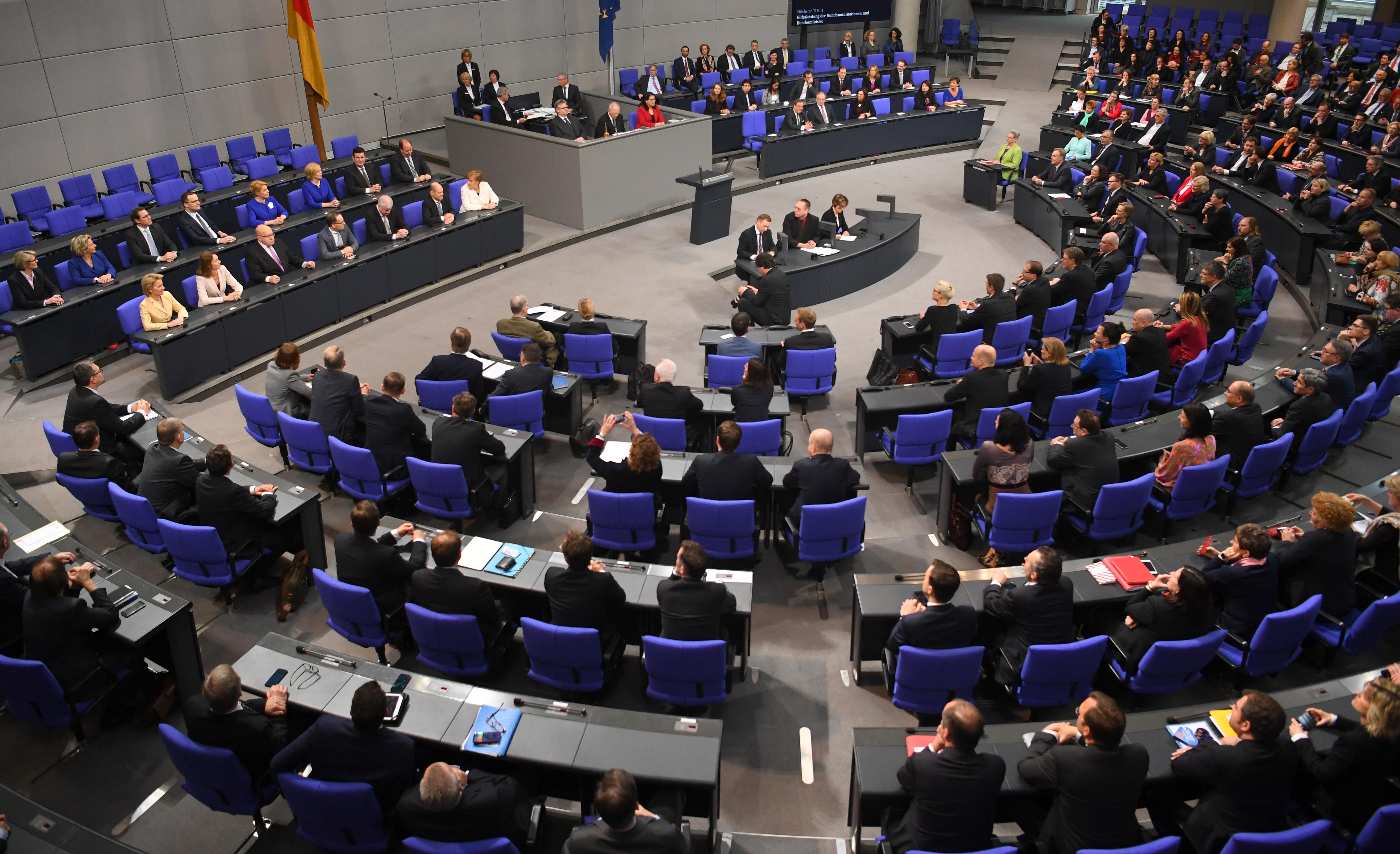 Neue Bundesregierung ist im Amt BR24