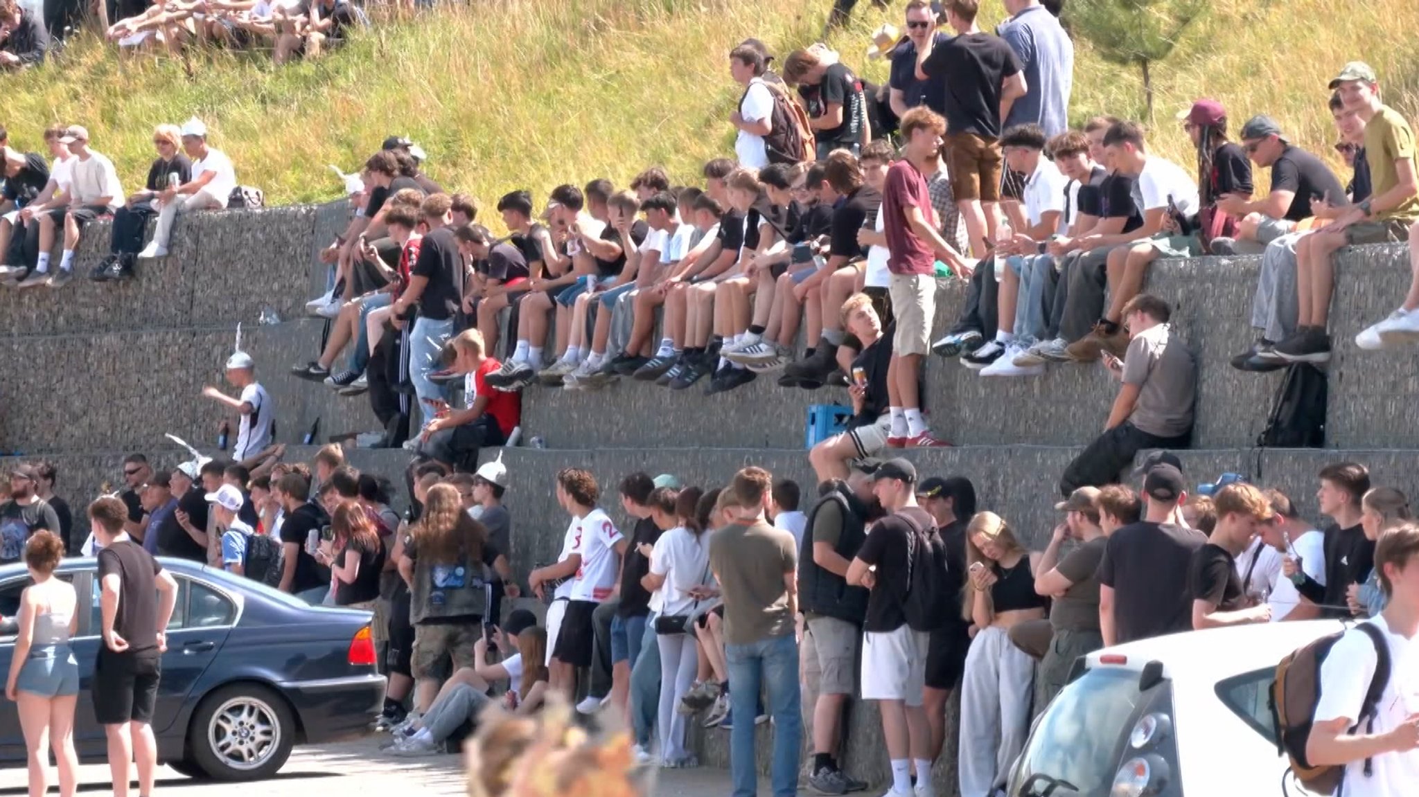 Viele junge Menschen in Emskirchen.