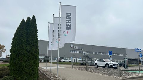 USHolding übernimmt AutoSparte der Rehau AG BR24