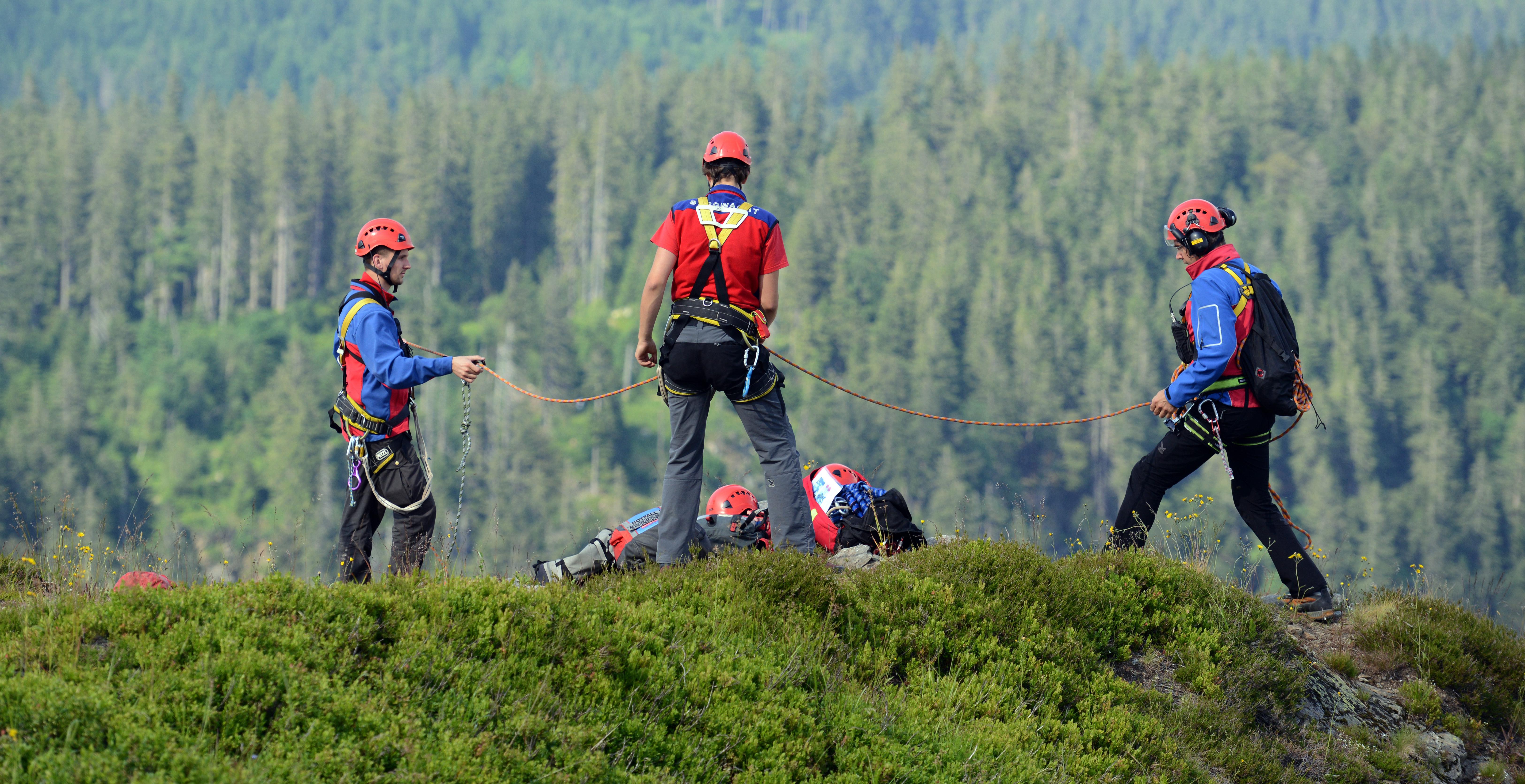 Archivbild: Helfer der Bergwacht bei einer Übung