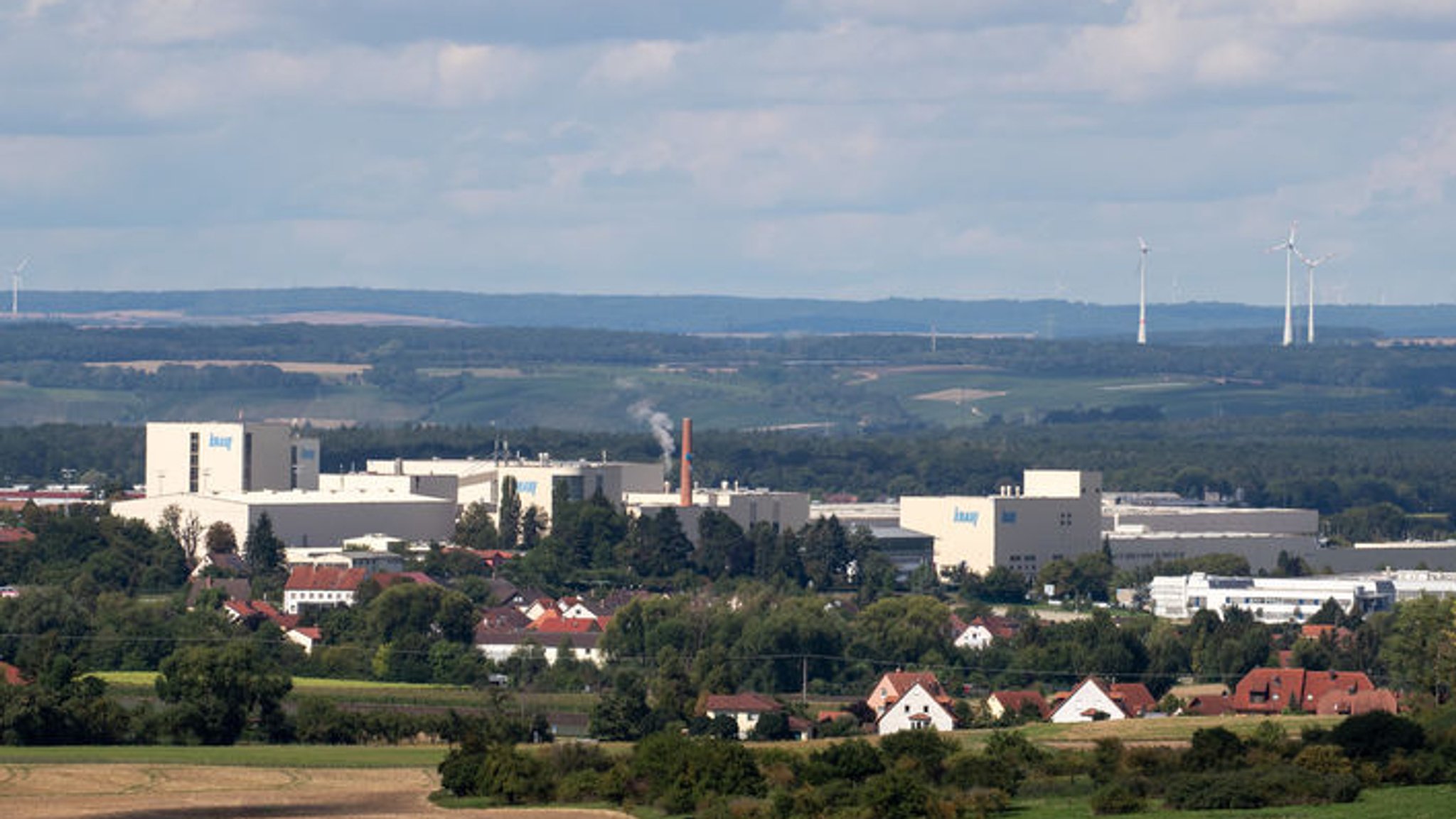 ARCHIV - 19.08.2019, Bayern, Iphofen: Der Sitz der Knauf-Gruppe im unterfränkoschen Iphofen (zu dpa: «Baustoffhersteller Knauf zieht sich aus Russland zurück») Foto: Daniel Karmann/dpa +++ dpa-Bildfunk +++